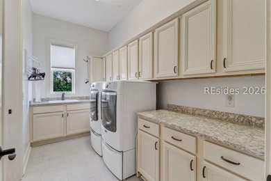 Stunning lakefront home on a prime cul-de-sac lot in Hampton - photo 28