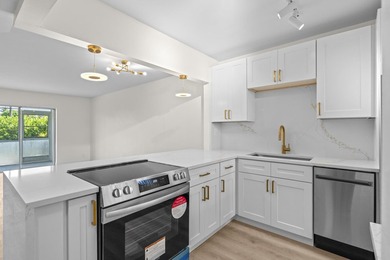 Welcome to this beautifully remodeled 2bed/1bath first floor - photo 4