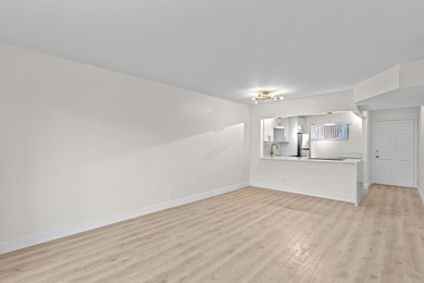 Welcome to this beautifully remodeled 2bed/1bath first floor - photo 8
