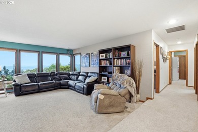 Enjoy every season through a dramatic wall of windows that - photo 8