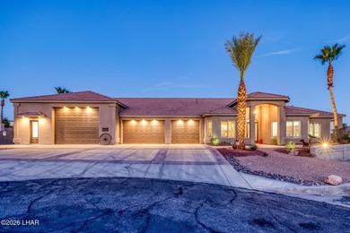 STUNNING custom home in Residential Estates with spectacular - photo 1