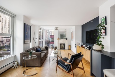 Welcome to this exquisitely renovated 2 bed, 2 bath residence in - photo 5