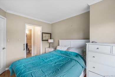 Welcome to Lakeside Towers. This beautifully renovated alcove - photo 11