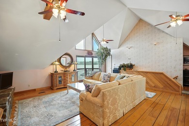 First time on the market, this cozy waterfront cabin graces the - photo 11