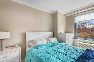 Welcome to Lakeside Towers. This beautifully renovated alcove - photo 13