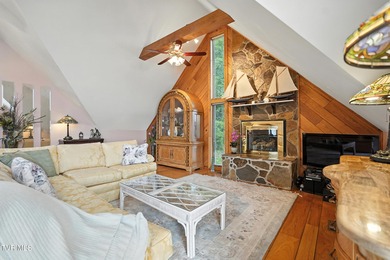 First time on the market, this cozy waterfront cabin graces the - photo 13