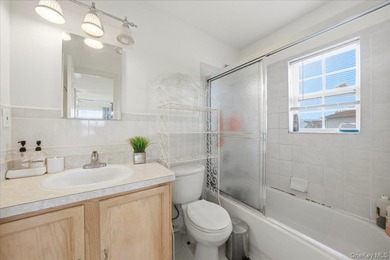 Location, Location, Location - 24-hour gated Harbor Pointe - photo 14