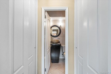 Welcome to Lakeside Towers. This beautifully renovated alcove - photo 14