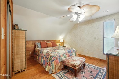 First time on the market, this cozy waterfront cabin graces the - photo 17