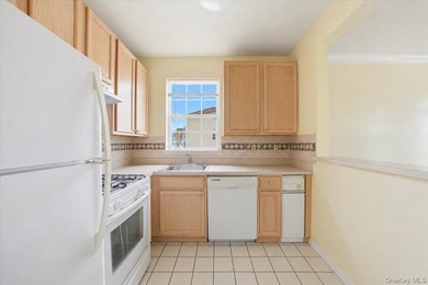 Location, Location, Location - 24-hour gated Harbor Pointe - photo 18