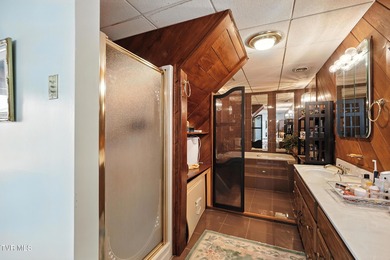 First time on the market, this cozy waterfront cabin graces the - photo 31