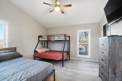 Whether you're searching for the ultimate lake getaway or a - photo 49