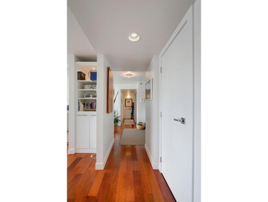 Experience elevated city living in this stunning 3 bed + den, 3 - photo 4