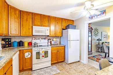 Beautifully maintained 2-bedroom, 1.5-bath condo in the - photo 5