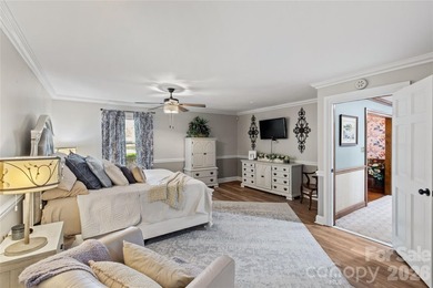 Welcome to a truly rare luxury estate set on over 3 acres - photo 15