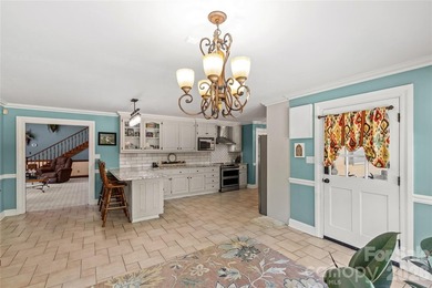 Welcome to a truly rare luxury estate set on over 3 acres - photo 21