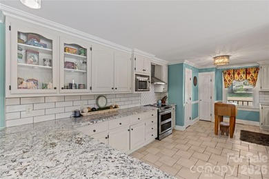 Welcome to a truly rare luxury estate set on over 3 acres - photo 22
