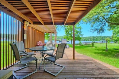 Affordable waterfront living with room for family, friends, or - photo 23