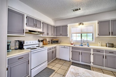 Affordable waterfront living with room for family, friends, or - photo 26