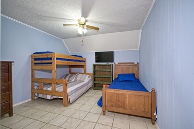 Affordable waterfront living with room for family, friends, or - photo 30