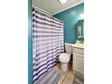 Affordable waterfront living with room for family, friends, or - photo 32