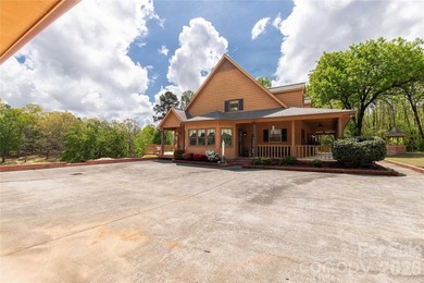 Welcome to a truly rare luxury estate set on over 3 acres - photo 46