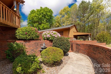 Welcome to a truly rare luxury estate set on over 3 acres - photo 47