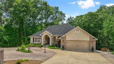 Beautifully maintained home in the Highlands area that comes - photo 1