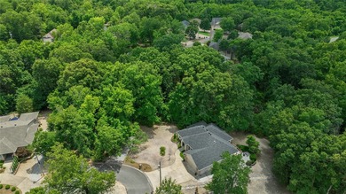 Beautifully maintained home in the Highlands area that comes - photo 4