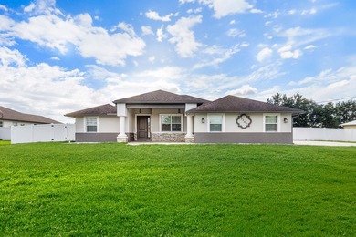 Elevated South Florida living in well appointed 3BR/2BA/2CG pool - photo 1