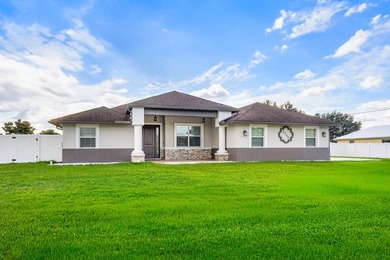 Elevated South Florida living in well appointed 3BR/2BA/2CG pool - photo 3