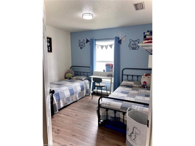 Beautifully Updated 3BR/1BA Home with Spa, Workshop & Fully - photo 19