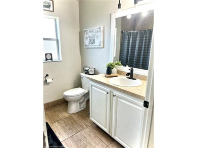 Beautifully Updated 3BR/1BA Home with Spa, Workshop & Fully - photo 20