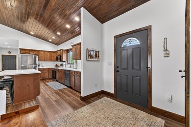 The perfect blend of mountain and modern features! This newer 3 - photo 21