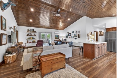 The perfect blend of mountain and modern features! This newer 3 - photo 22