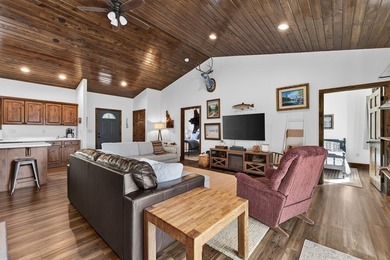 The perfect blend of mountain and modern features! This newer 3 - photo 24