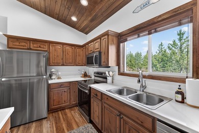 The perfect blend of mountain and modern features! This newer 3 - photo 30