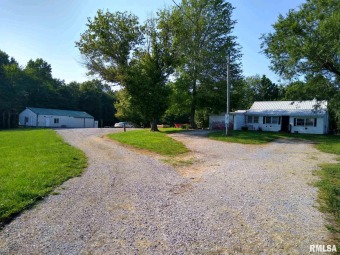 (private lake, pond, creek) Home For Sale in Elizabethtown Illinois