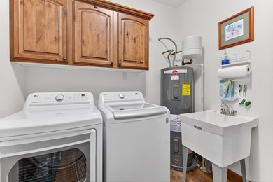 The perfect blend of mountain and modern features! This newer 3 - photo 45