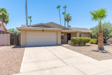 BACK ON MARKET! This immaculate 3 bedroom/2 bath home in - photo 8