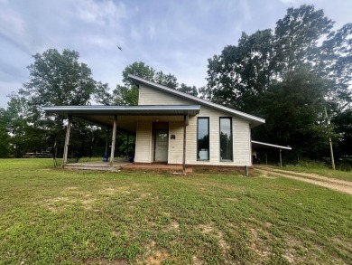 (private lake, pond, creek) Home For Sale in Caledonia Mississippi