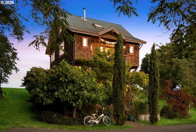 Sauvie Island move-in ready waterfront chalet. Situated on 1.79 - photo 2