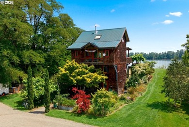 Sauvie Island move-in ready waterfront chalet. Situated on 1.79 - photo 4