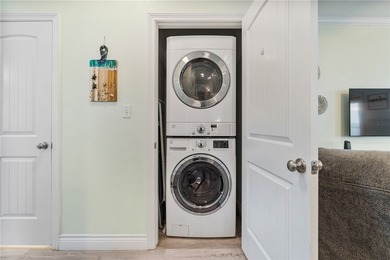 LUXURY COASTAL LIVING: 4BD/3.5BA, STEPS FROM THE SHORE (FULLY - photo 15