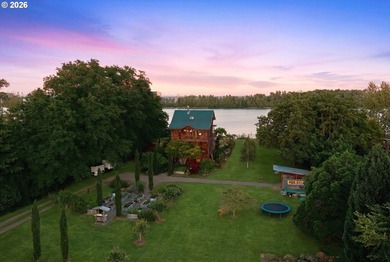 Sauvie Island move-in ready waterfront chalet. Situated on 1.79 - photo 5
