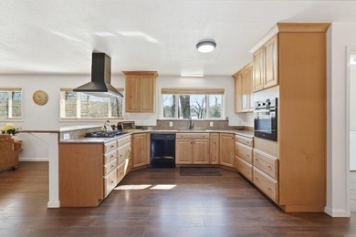 Sellers are motivated! Welcome to 279 River Drive Estates in - photo 17