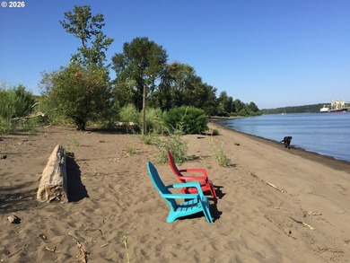 Sauvie Island move-in ready waterfront chalet. Situated on 1.79 - photo 10