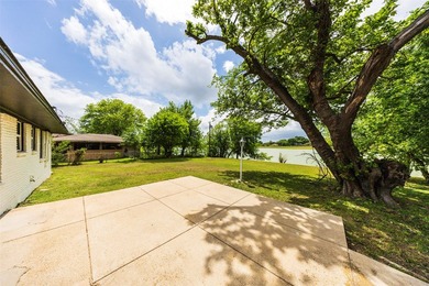 A rare opportunity to own a Lake home where your backyard - photo 24