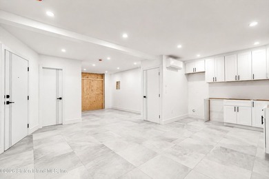 Welcome to 20 Creston Place, a stunning new construction - photo 30