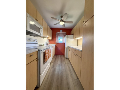 Welcome to this charming villa-style 1 bedroom, 1.5 bath condo - photo 13